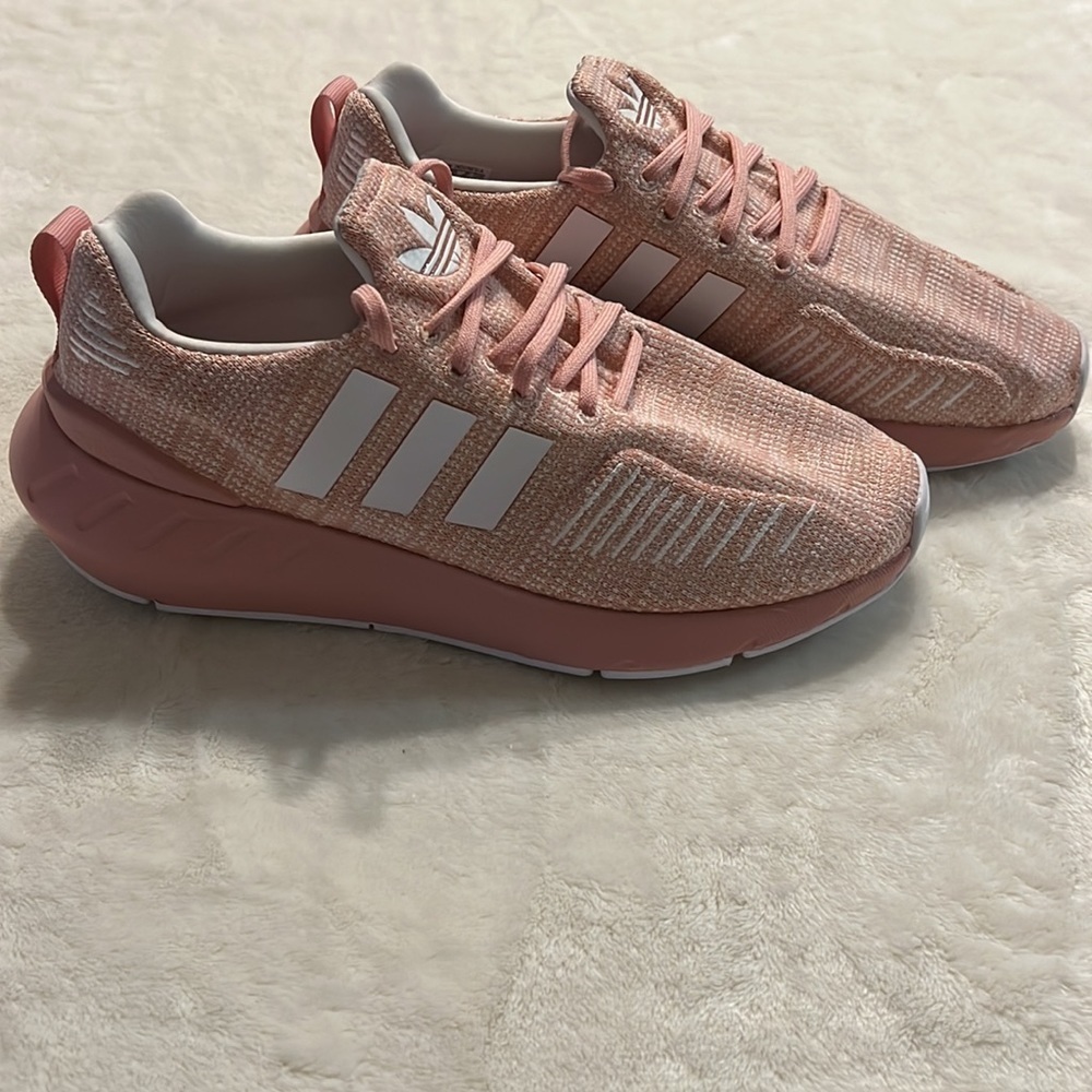 Adidas Swift Run